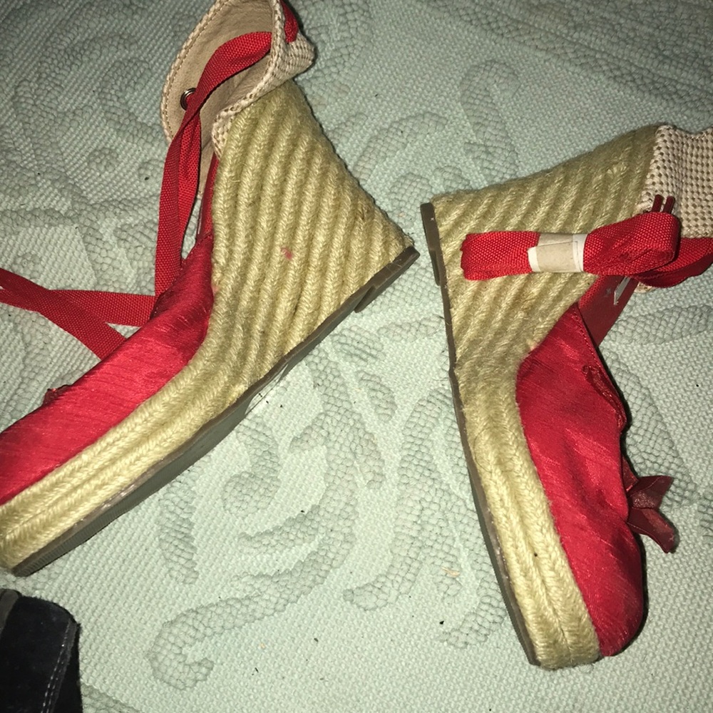 Shoes - Picture 3 of 4